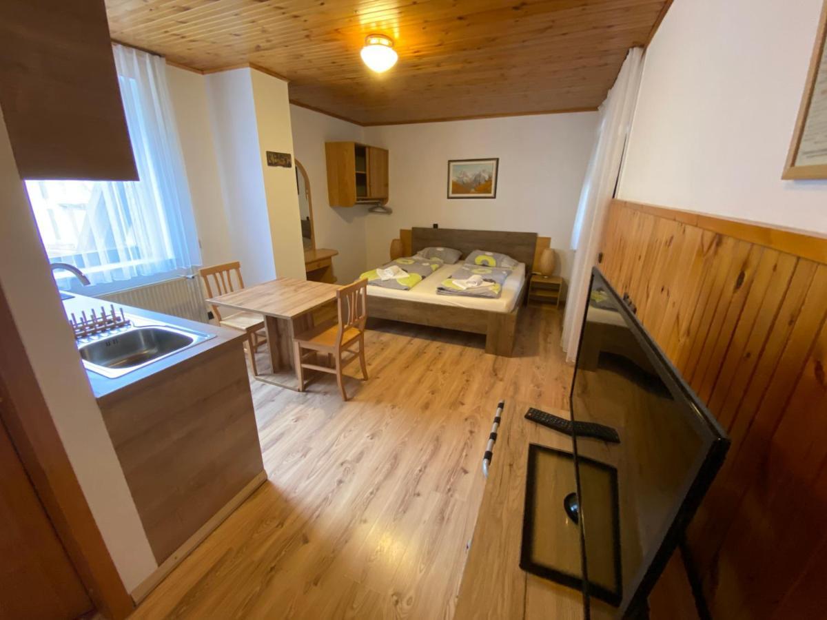 Encijan Apartments Log pod Mangartom Ngoại thất bức ảnh